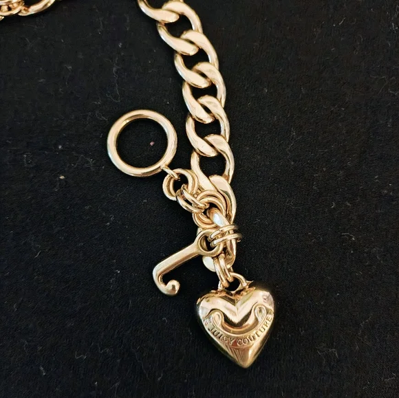 Juicy Couture Elegant Gold Bracelet with Heart Charm - Picture 2 of 6